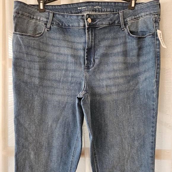 📌37 NWT OLD NAVY MID-RISE BOOT CUT JEANS WOMEN'S PLUS SIZE 20 - Picture 2 of 7